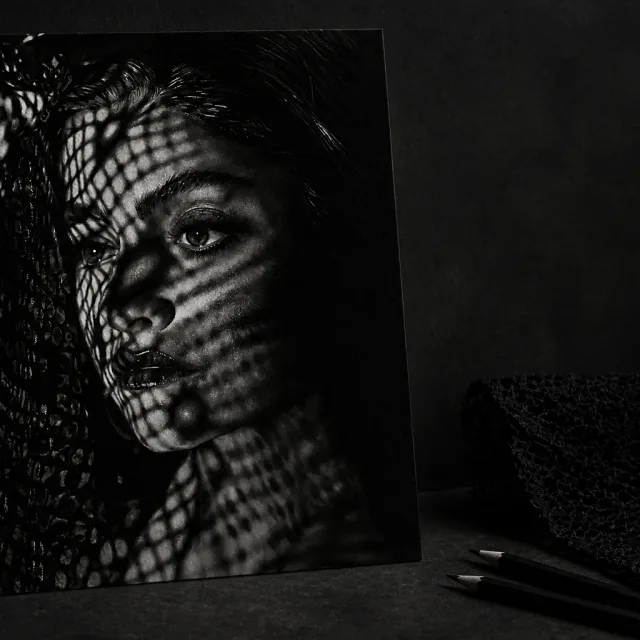 Hair and cloth in the portrait